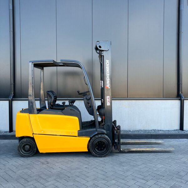 Jungheinrich EFG320; elektrische 4-wieler heftruck