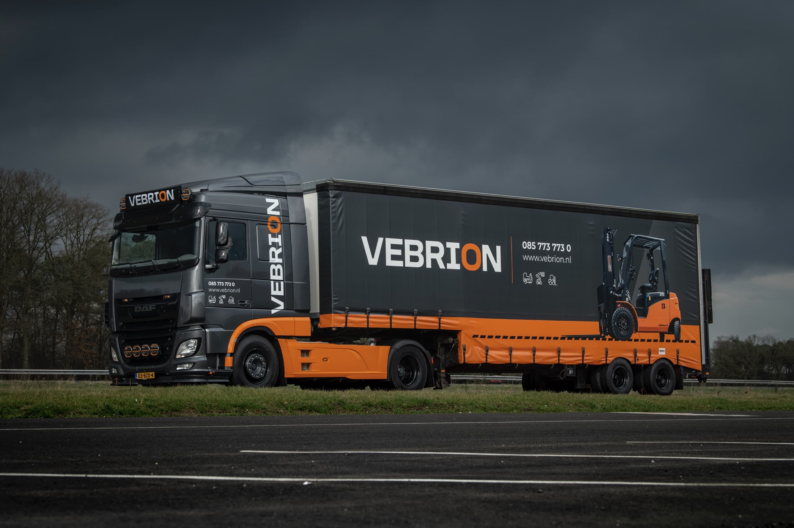 Vebrion altijd vooruit betrouwbare machine heftruck hoogwerker pompwagen stapelaar