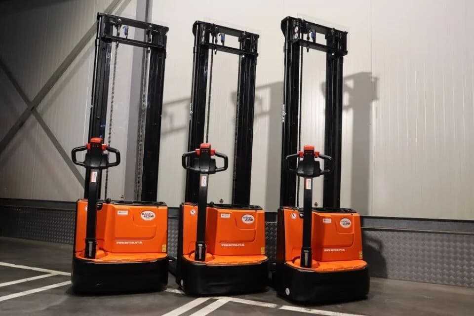 Vebrion altijd vooruit betrouwbare machine heftruck hoogwerker pompwagen stapelaar Dutchlift DL ES 12-12 ES 3