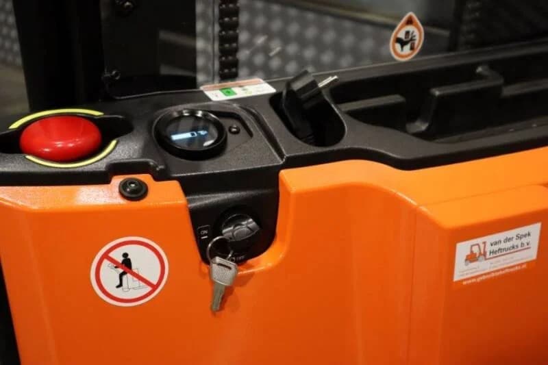 Vebrion altijd vooruit betrouwbare machine heftruck hoogwerker pompwagen stapelaar Dutchlift DL ES 12-12 ES 4