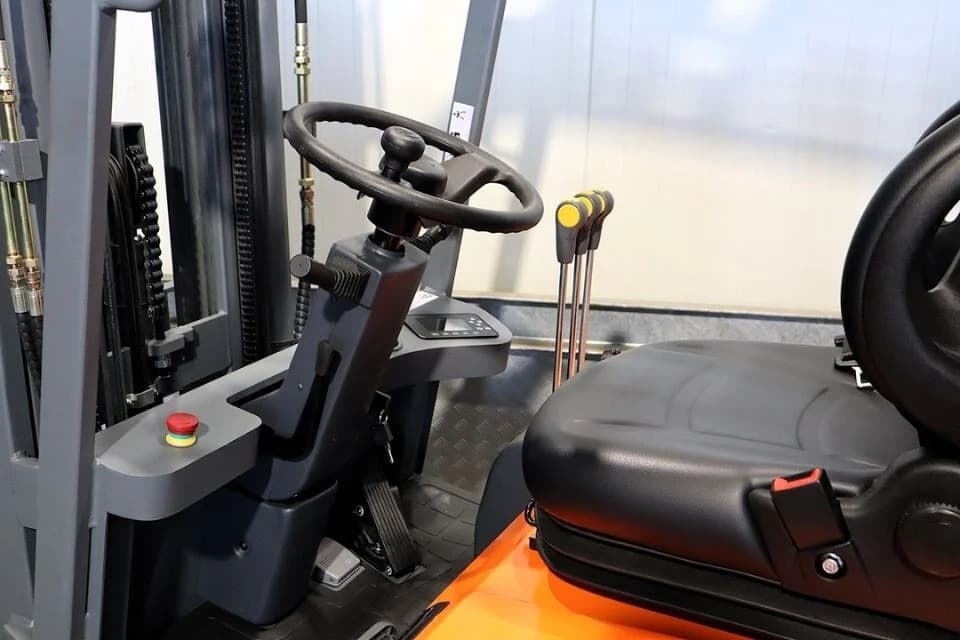 Vebrion altijd vooruit betrouwbare machine heftruck hoogwerker pompwagen stapelaar Dutchlift DLC 15 5